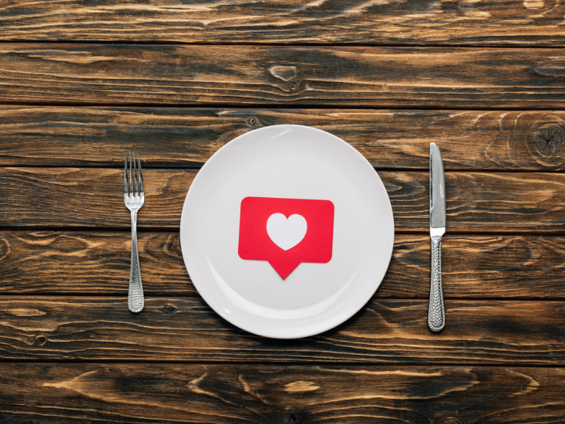 You are currently viewing Social Media Marketing for Restaurants: How to Promote in 2026